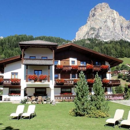 Bed and Breakfast Garni Haus Tyrol Corvara In Badia Esterno foto
