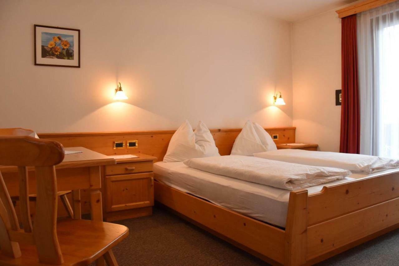 Bed and Breakfast Garni Haus Tyrol Corvara In Badia Esterno foto