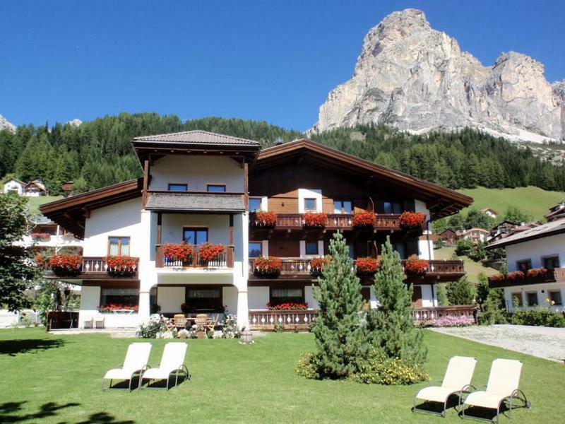 Bed and Breakfast Garni Haus Tyrol Corvara In Badia Esterno foto